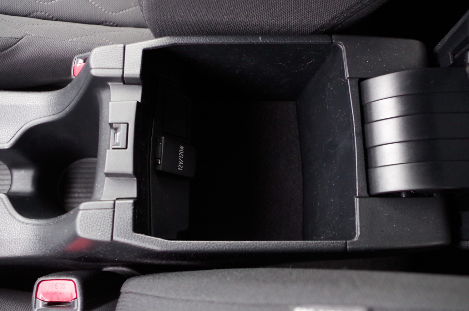 Toyota-Corolla-Cross-1.8-Hybrid-140-KM-4X2-Style-B19