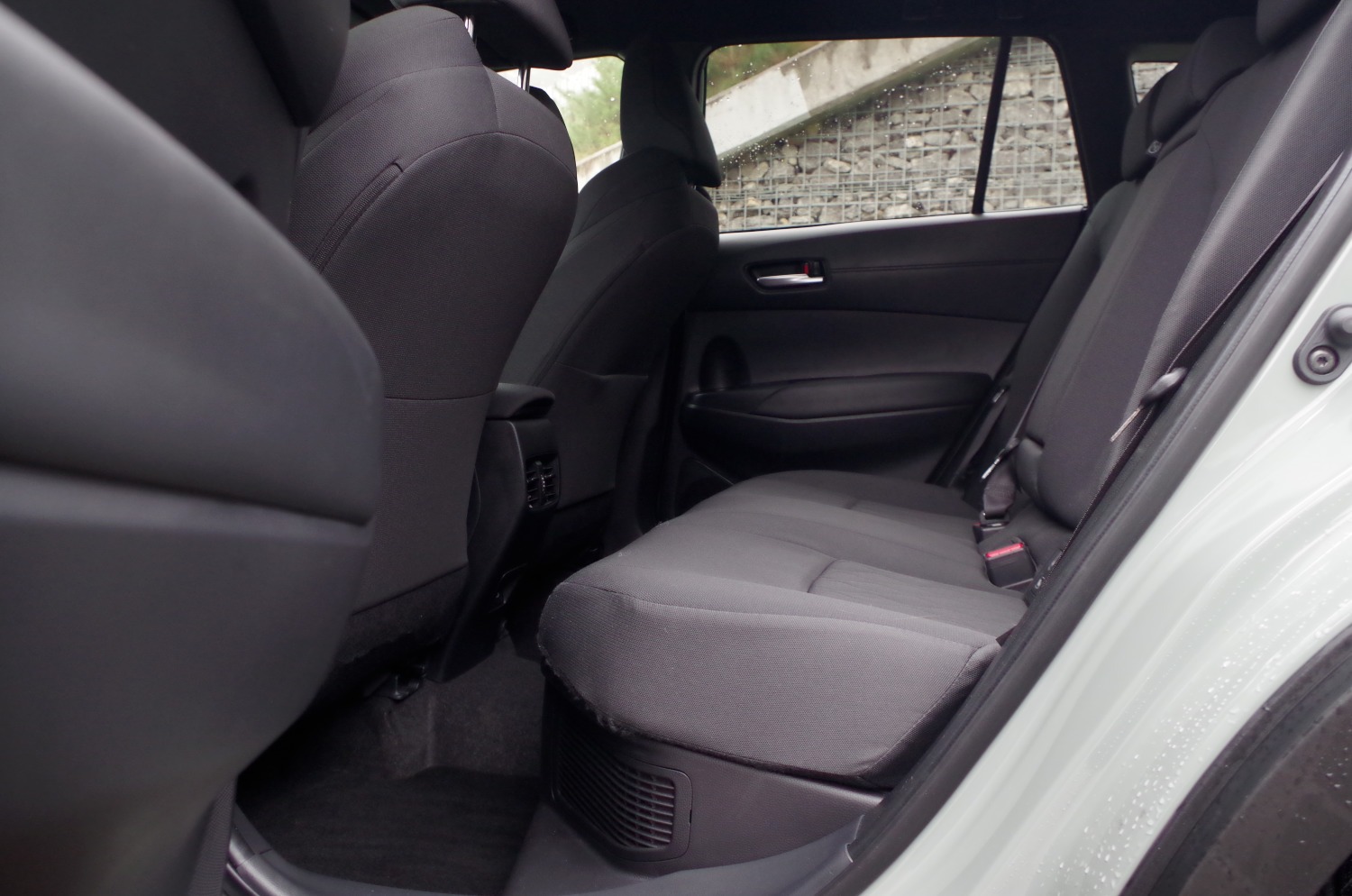 Toyota-Corolla-Cross-1.8-Hybrid-140-KM-4X2-Style-B29