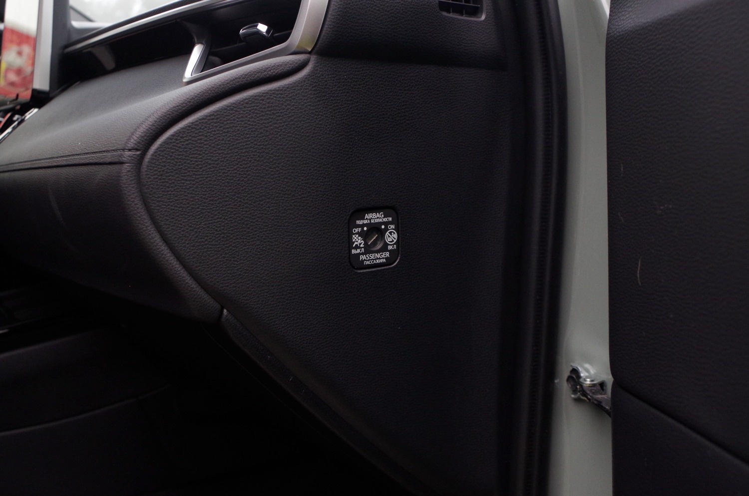 Toyota-Corolla-Cross-1.8-Hybrid-140-KM-4X2-Style-B38