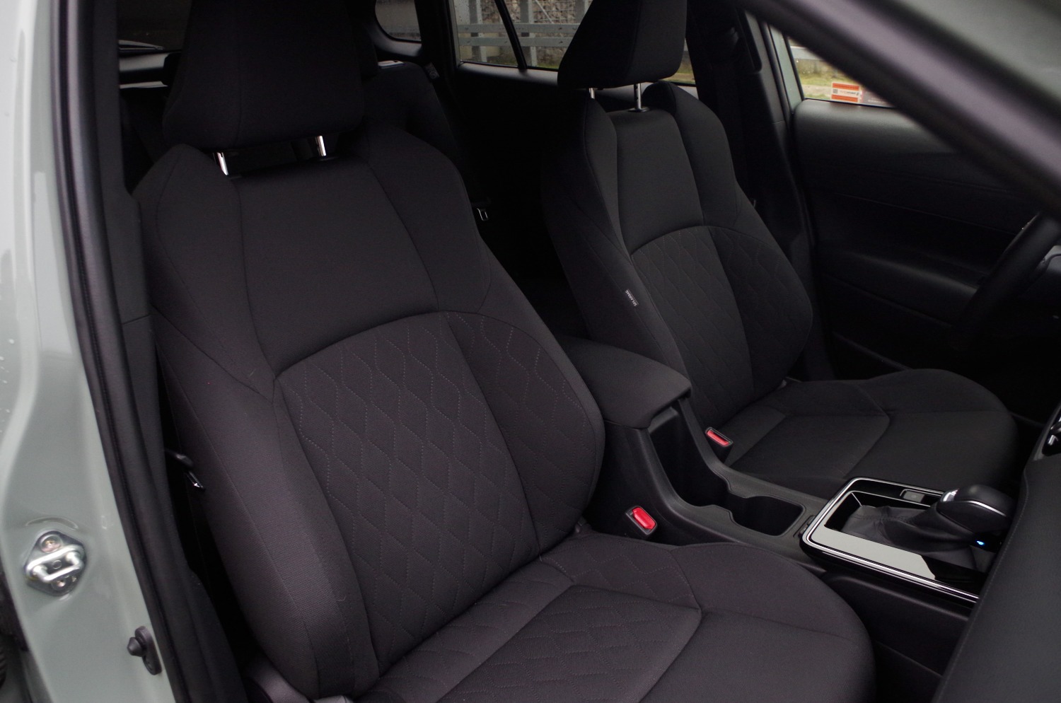 Toyota-Corolla-Cross-1.8-Hybrid-140-KM-4X2-Style-B42