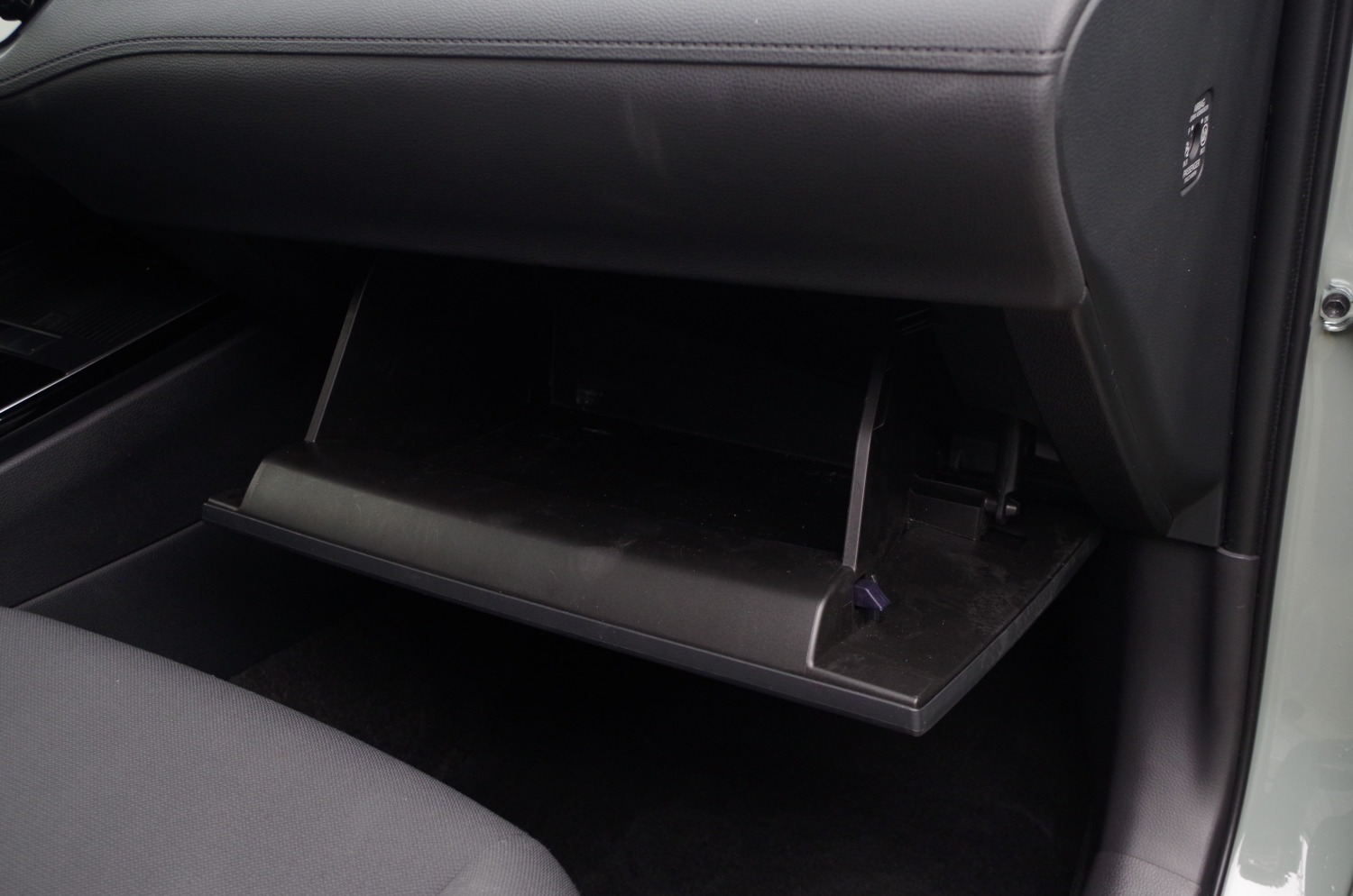 Toyota-Corolla-Cross-1.8-Hybrid-140-KM-4X2-Style-B47