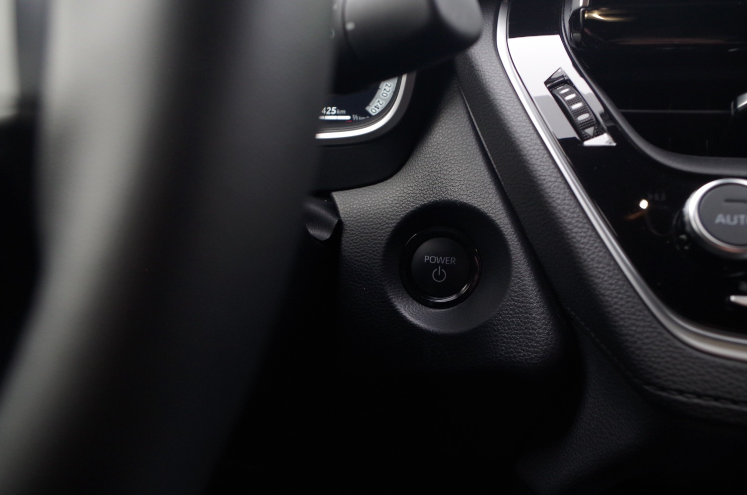 Toyota-Corolla-Cross-1.8-Hybrid-140-KM-4X2-Style-B63