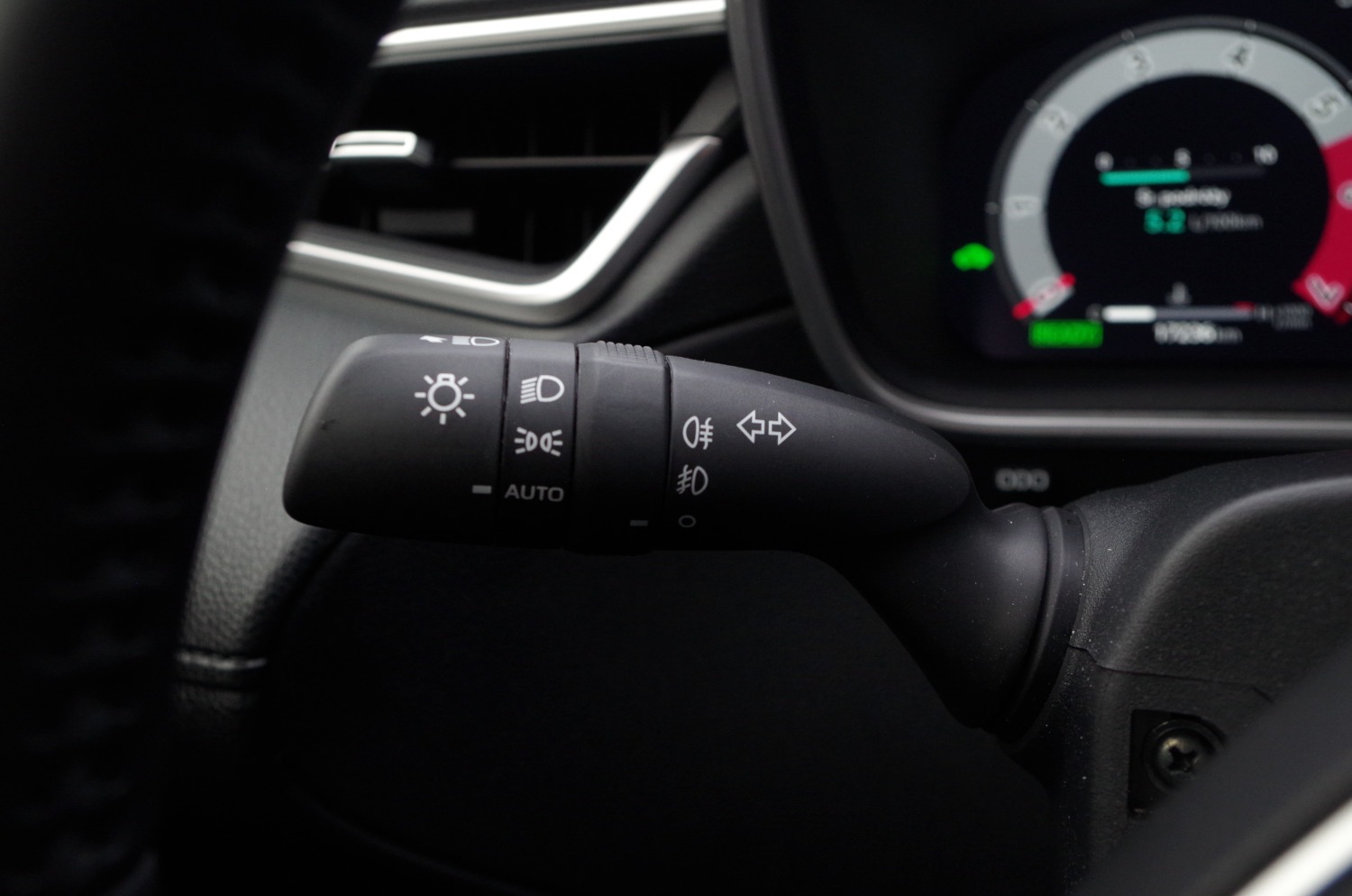 Toyota-Corolla-Cross-1.8-Hybrid-140-KM-4X2-Style-B70