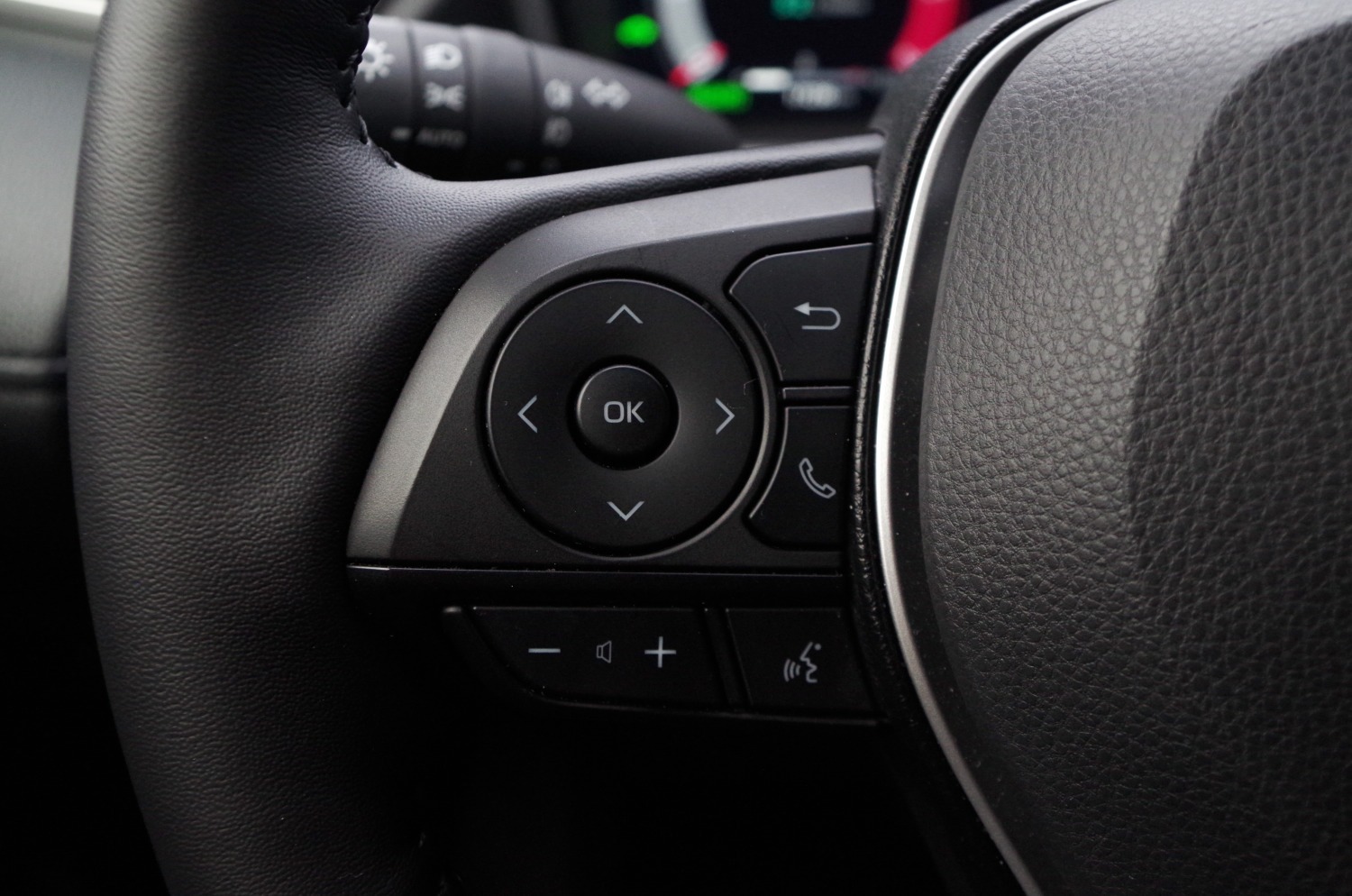 Toyota-Corolla-Cross-1.8-Hybrid-140-KM-4X2-Style-B72