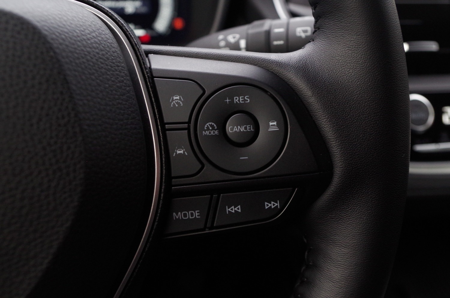 Toyota-Corolla-Cross-1.8-Hybrid-140-KM-4X2-Style-B73