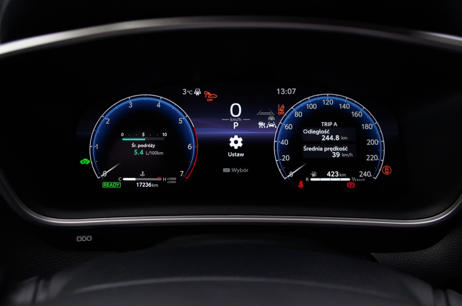 Toyota-Corolla-Cross-1.8-Hybrid-140-KM-4X2-Style-C06