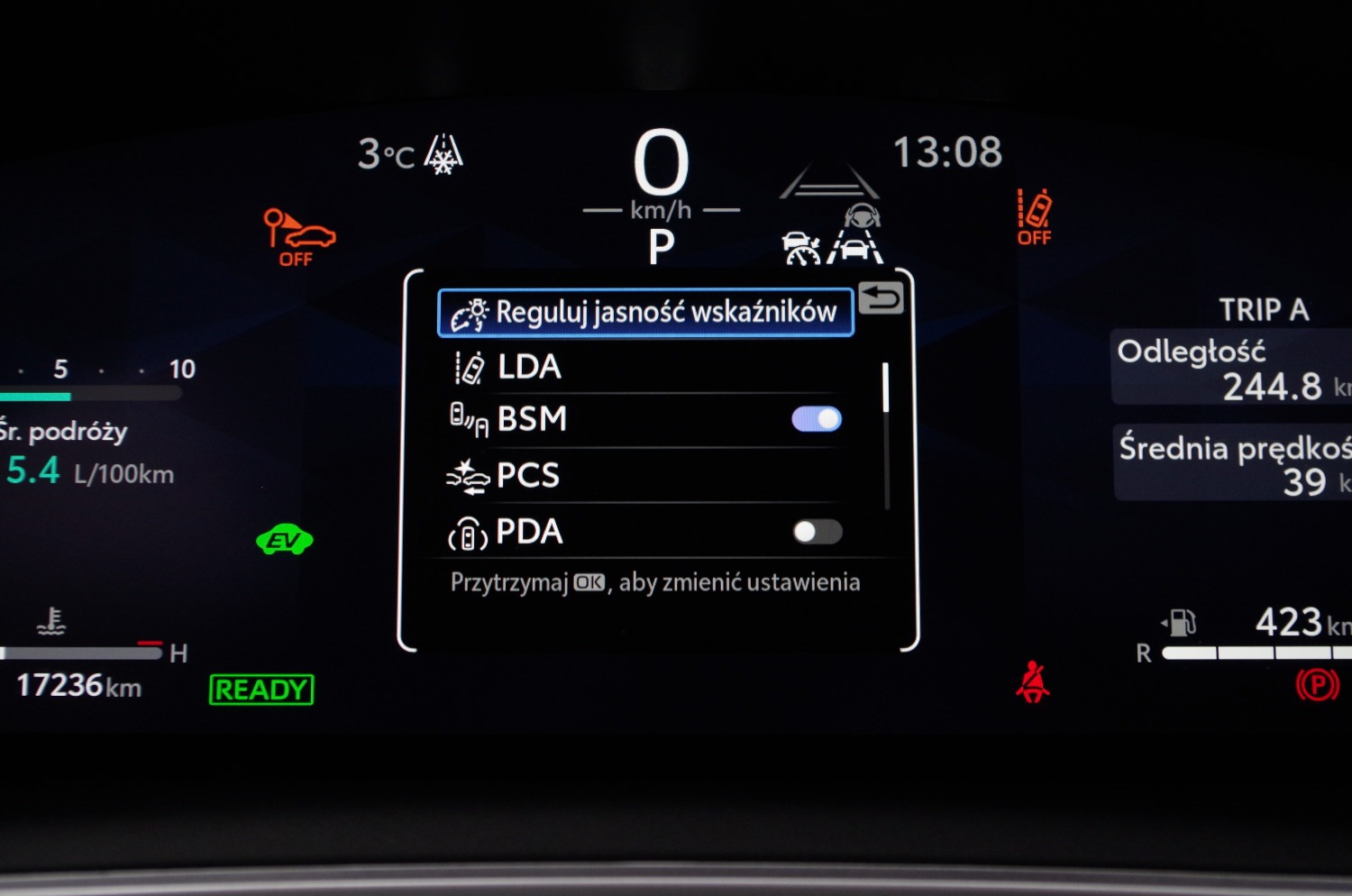 Toyota-Corolla-Cross-1.8-Hybrid-140-KM-4X2-Style-C08