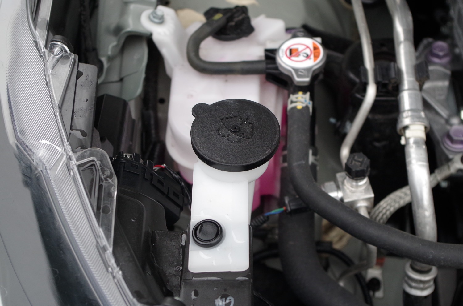 Toyota-Corolla-Cross-1.8-Hybrid-140-KM-4X2-Style-F06