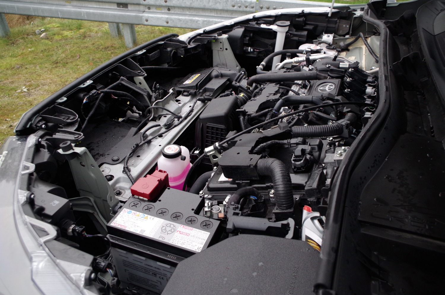 Toyota-Corolla-Cross-1.8-Hybrid-140-KM-4X2-Style-F17