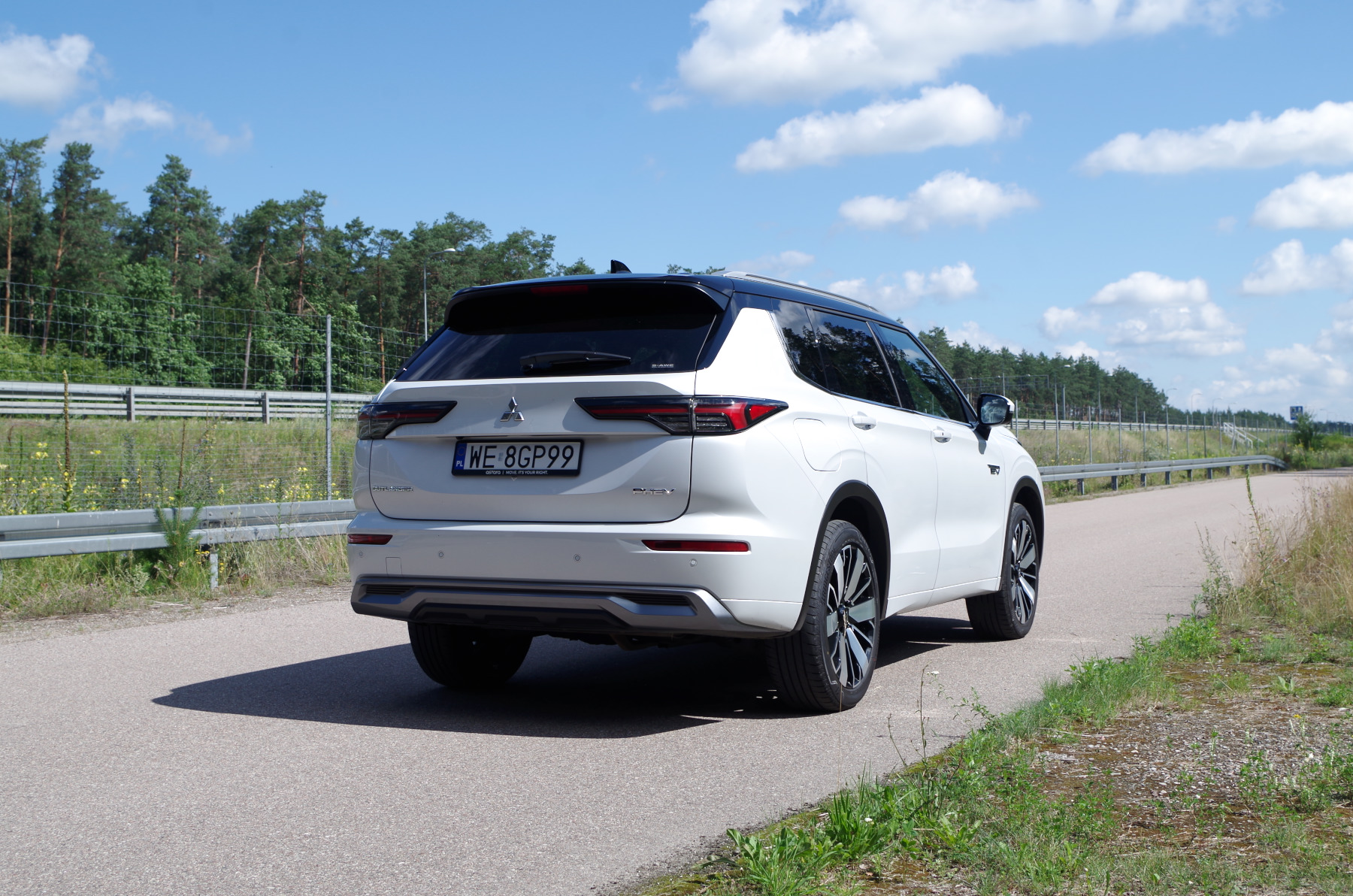 Mitsubishi Outlander PHEV 2.4 AT 4WD 306 KM Instyle Plus