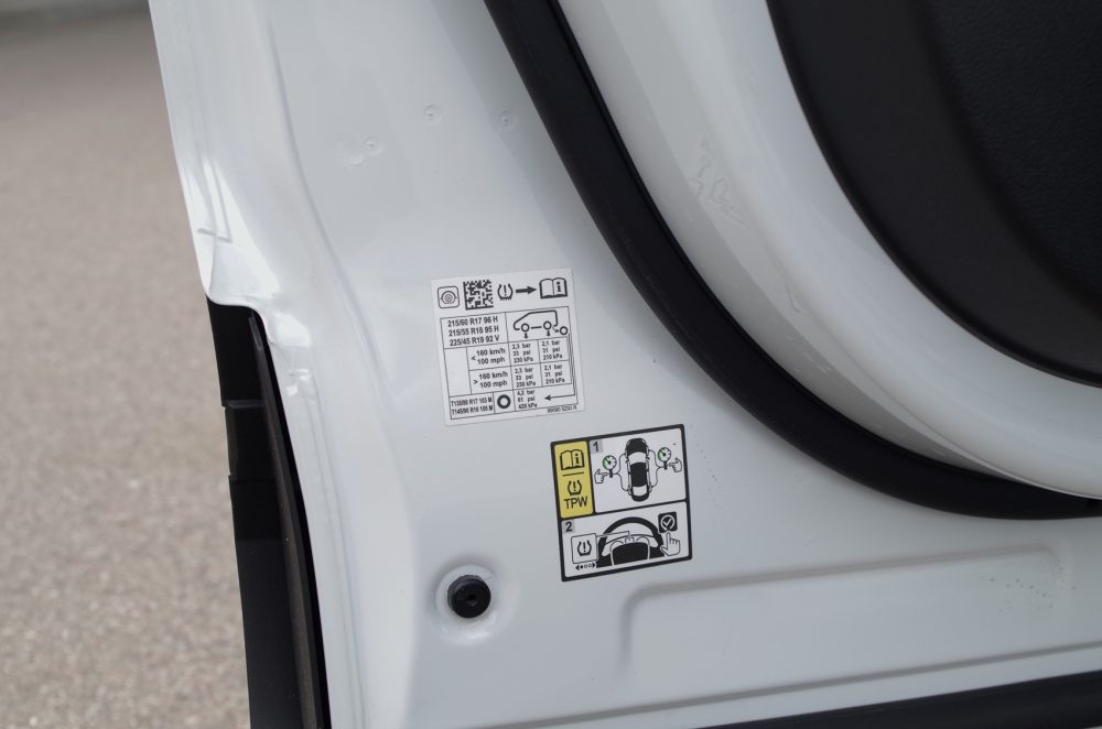Mitsubishi Grandis M Hybrid 1.3 7DCT 140 KM Instyle B07