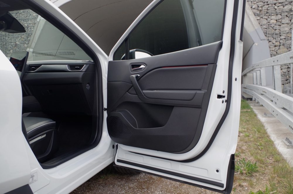Mitsubishi Grandis M Hybrid 1.3 7DCT 140 KM Instyle B20