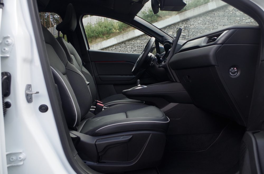 Mitsubishi Grandis M Hybrid 1.3 7DCT 140 KM Instyle B22