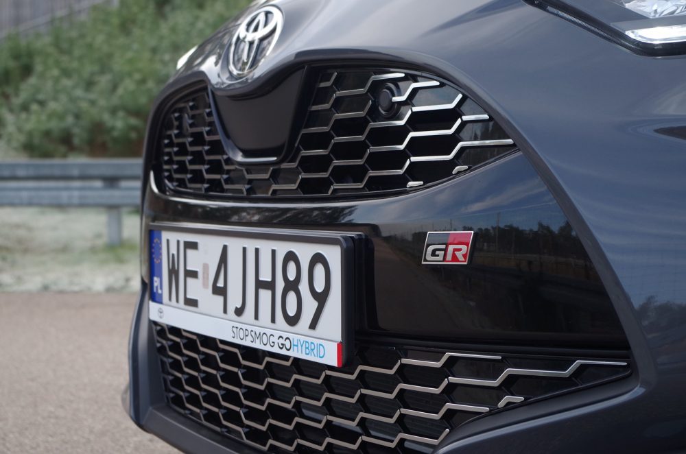 Toyota Yaris 1.5 Hybrid Dynamic Force 130 KM e-CVT GR SPORT A09