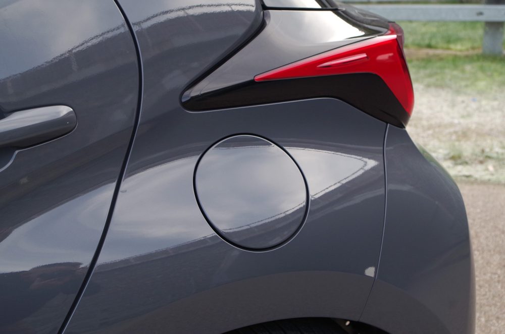 Toyota Yaris 1.5 Hybrid Dynamic Force 130 KM e-CVT GR SPORT A13