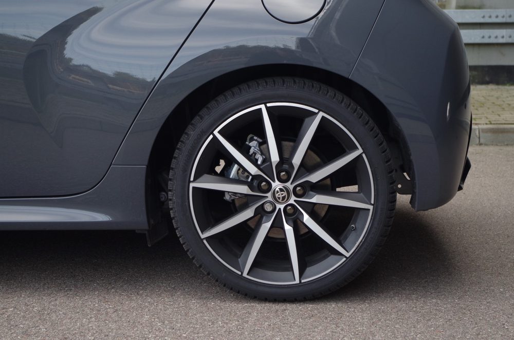 Toyota Yaris 1.5 Hybrid Dynamic Force 130 KM e-CVT GR SPORT A29