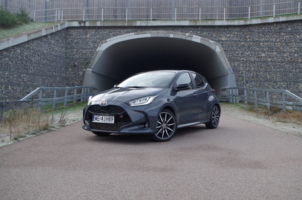 Toyota Yaris 1.5 Hybrid Dynamic Force 130 KM e-CVT GR SPORT A39