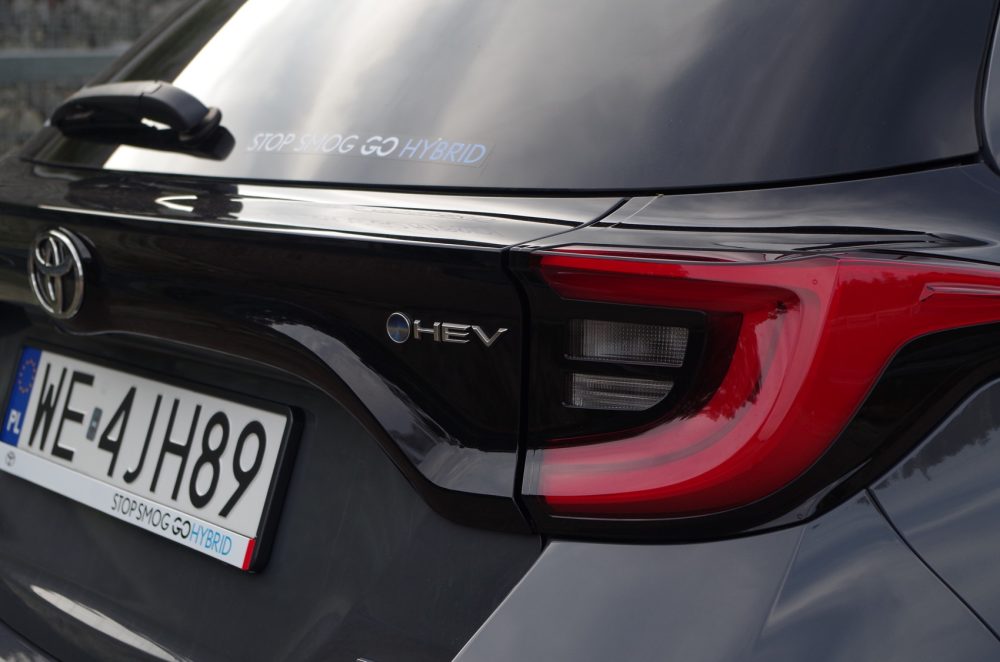 Toyota Yaris 1.5 Hybrid Dynamic Force 130 KM e-CVT GR SPORT A44