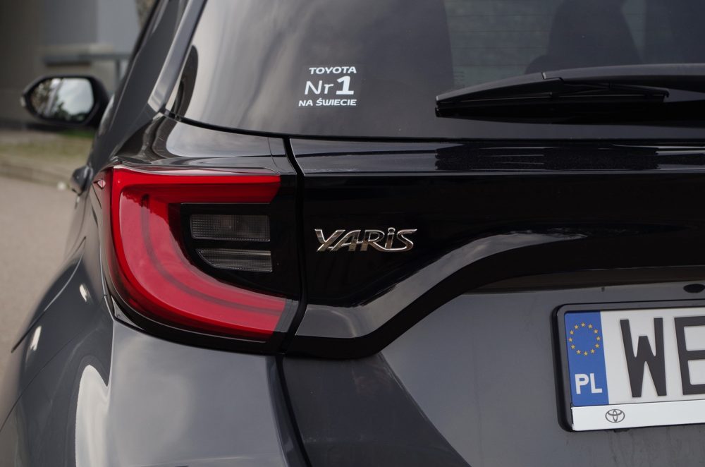 Toyota Yaris 1.5 Hybrid Dynamic Force 130 KM e-CVT GR SPORT A45