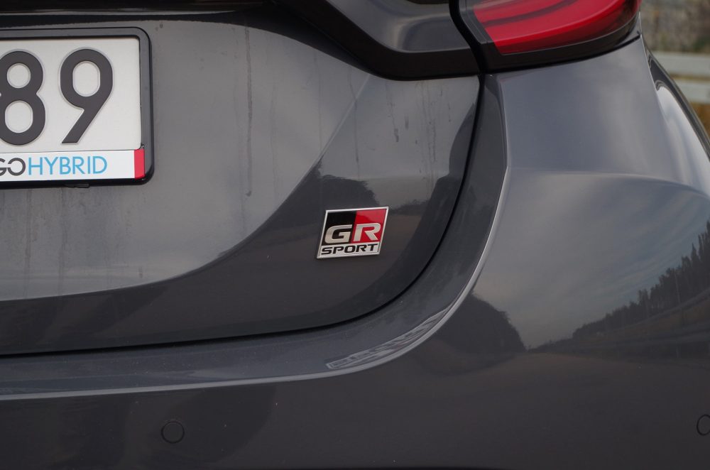 Toyota Yaris 1.5 Hybrid Dynamic Force 130 KM e-CVT GR SPORT A47