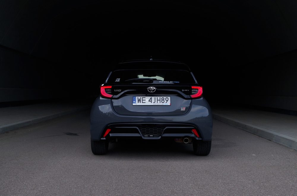 Toyota Yaris 1.5 Hybrid Dynamic Force 130 KM e-CVT GR SPORT A52