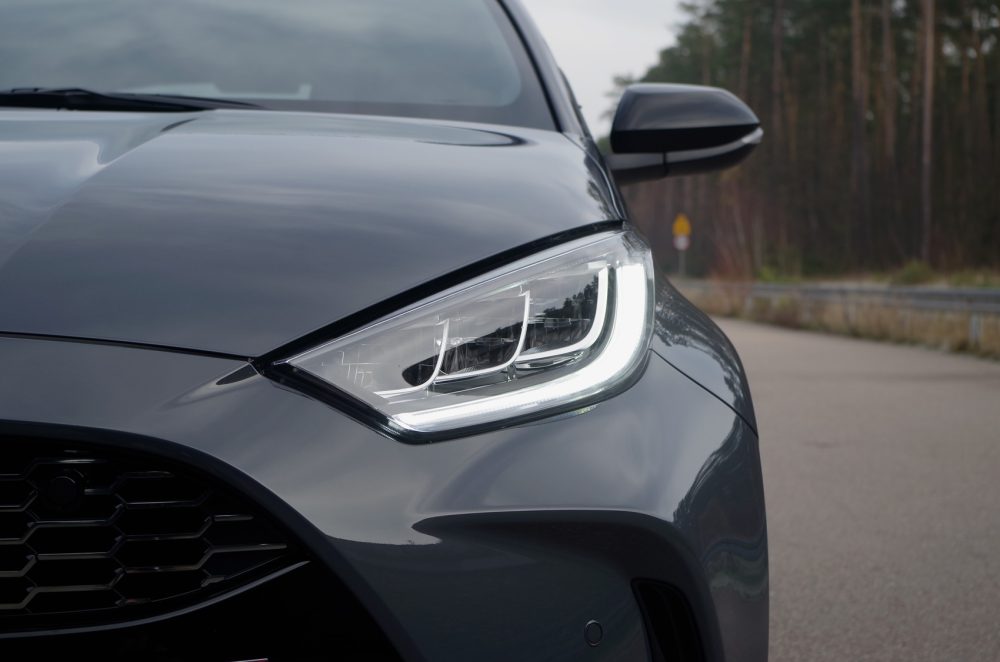 Toyota Yaris 1.5 Hybrid Dynamic Force 130 KM e-CVT GR SPORT A53