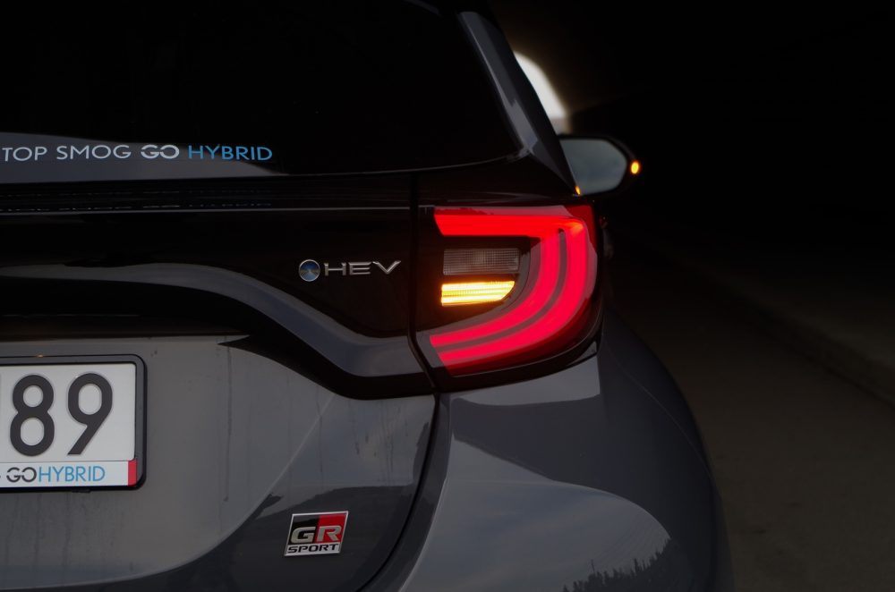 Toyota Yaris 1.5 Hybrid Dynamic Force 130 KM e-CVT GR SPORT A63