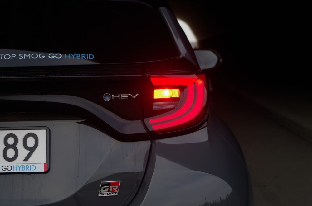 Toyota Yaris 1.5 Hybrid Dynamic Force 130 KM e-CVT GR SPORT A64