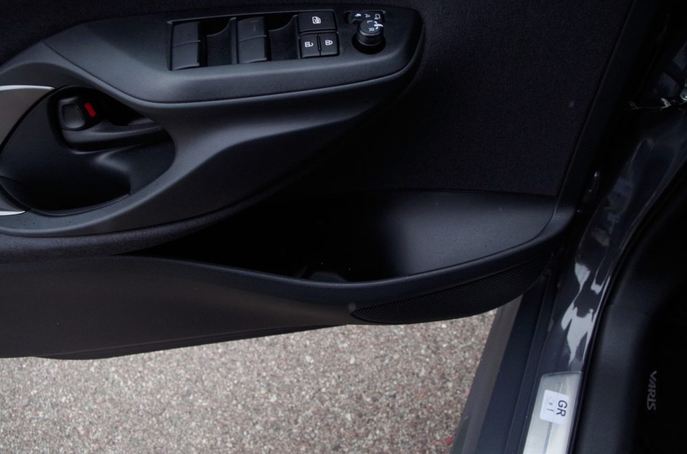 Toyota Yaris 1.5 Hybrid Dynamic Force 130 KM e-CVT GR SPORT B08