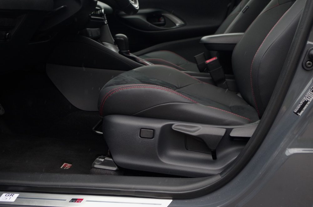 Toyota Yaris 1.5 Hybrid Dynamic Force 130 KM e-CVT GR SPORT B16