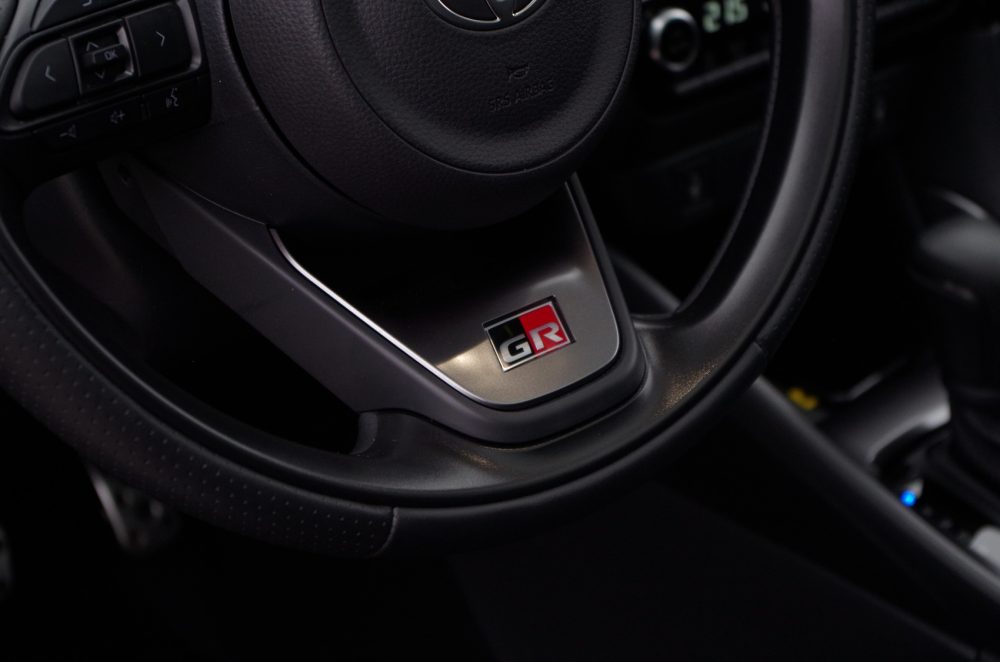 Toyota Yaris 1.5 Hybrid Dynamic Force 130 KM e-CVT GR SPORT B17