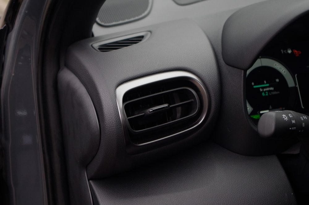 Toyota Yaris 1.5 Hybrid Dynamic Force 130 KM e-CVT GR SPORT B18