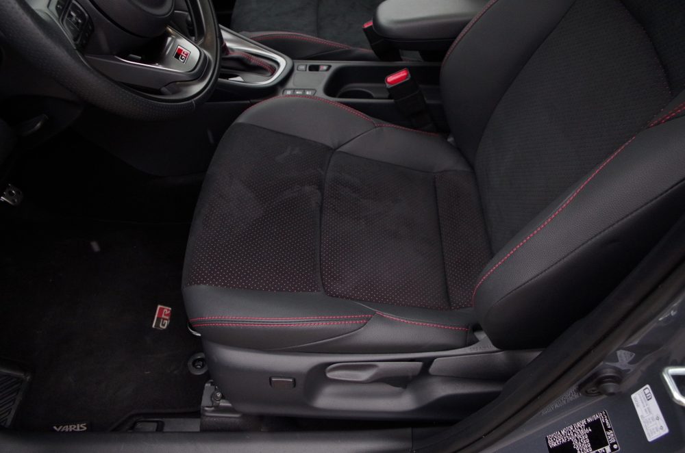 Toyota Yaris 1.5 Hybrid Dynamic Force 130 KM e-CVT GR SPORT B20