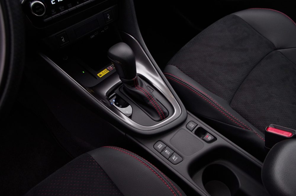 Toyota Yaris 1.5 Hybrid Dynamic Force 130 KM e-CVT GR SPORT B22