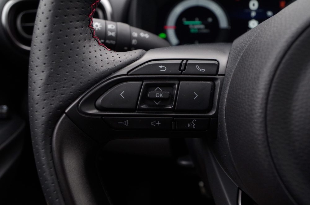 Toyota Yaris 1.5 Hybrid Dynamic Force 130 KM e-CVT GR SPORT B37