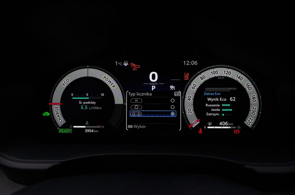 Toyota Yaris 1.5 Hybrid Dynamic Force 130 KM e-CVT GR SPORT C06