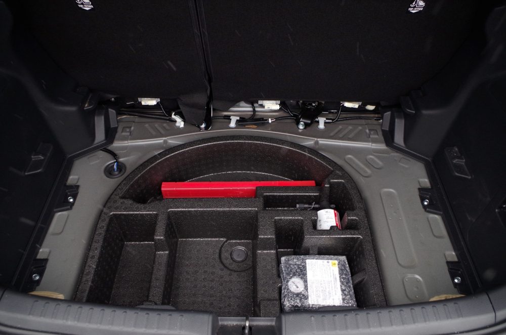 Toyota Yaris 1.5 Hybrid Dynamic Force 130 KM e-CVT GR SPORT E07