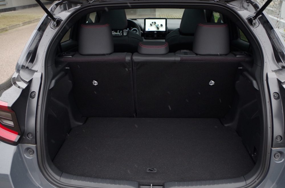 Toyota Yaris 1.5 Hybrid Dynamic Force 130 KM e-CVT GR SPORT E08