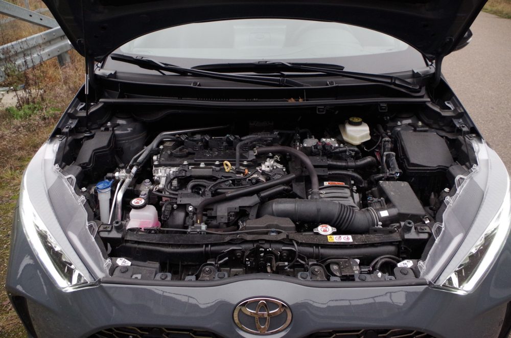 Toyota Yaris 1.5 Hybrid Dynamic Force 130 KM e-CVT GR SPORT F08