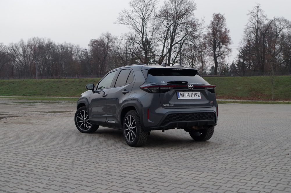 Toyota Yaris Cross 1.5 Hybrid Dynamic Force FWD 130 KM e-CVT GR SPORT A01