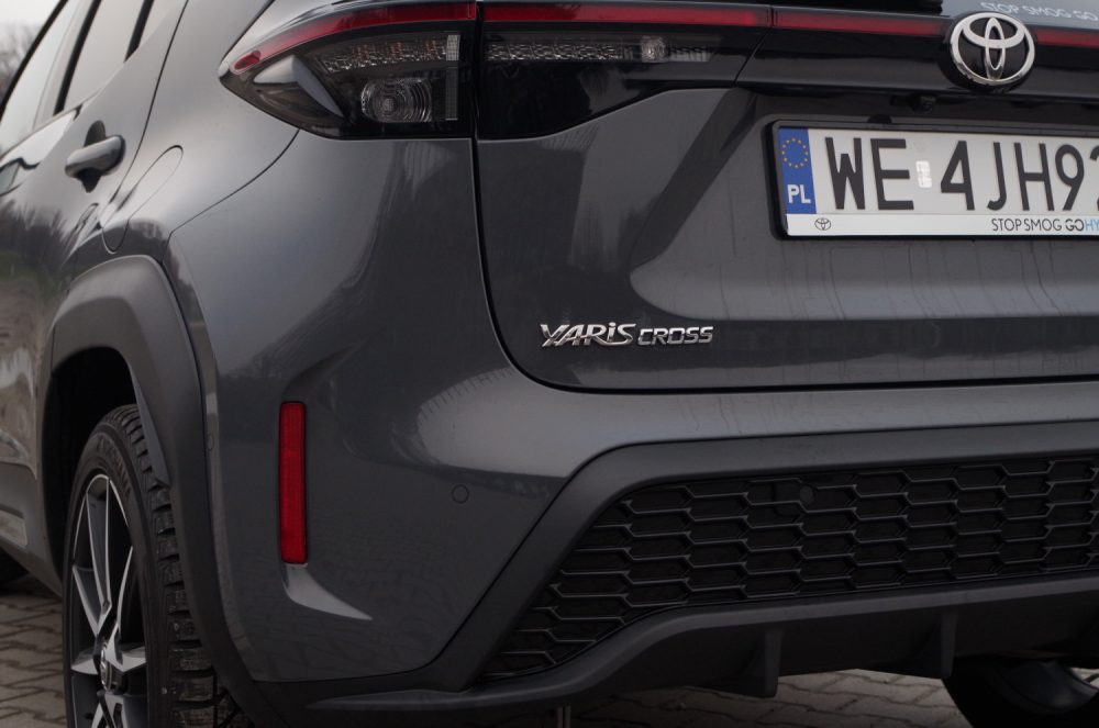 Toyota Yaris Cross 1.5 Hybrid Dynamic Force FWD 130 KM e-CVT GR SPORT A05