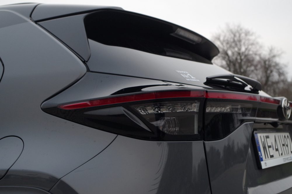 Toyota Yaris Cross 1.5 Hybrid Dynamic Force FWD 130 KM e-CVT GR SPORT A12