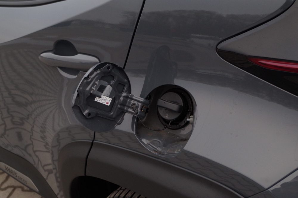 Toyota Yaris Cross 1.5 Hybrid Dynamic Force FWD 130 KM e-CVT GR SPORT A15