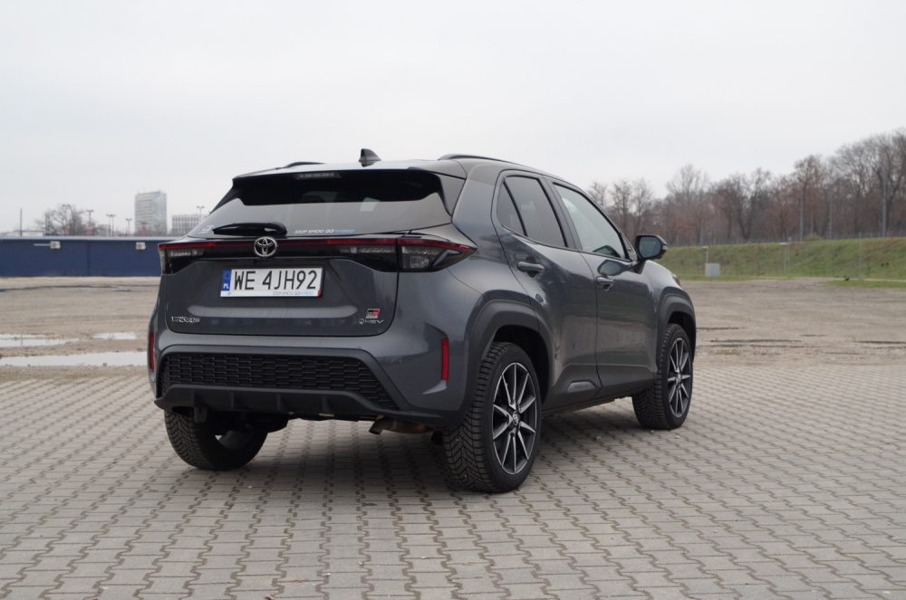 Toyota Yaris Cross 1.5 Hybrid Dynamic Force FWD 130 KM e-CVT GR SPORT A18