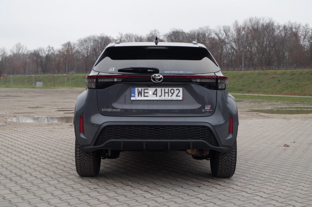 Toyota Yaris Cross 1.5 Hybrid Dynamic Force FWD 130 KM e-CVT GR SPORT A19