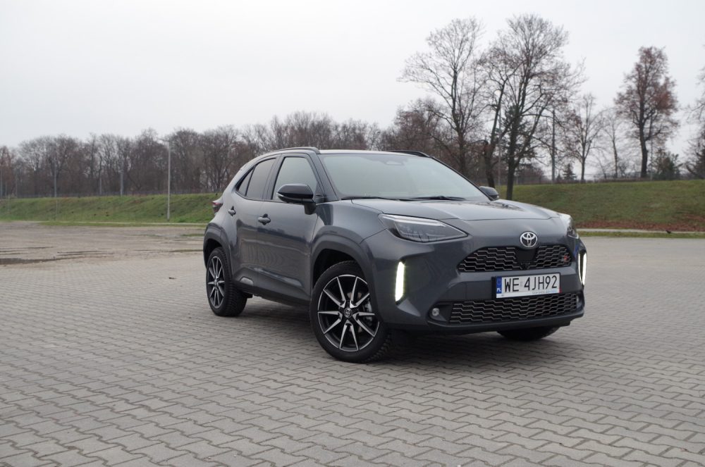 Toyota Yaris Cross 1.5 Hybrid Dynamic Force FWD 130 KM e-CVT GR SPORT A28