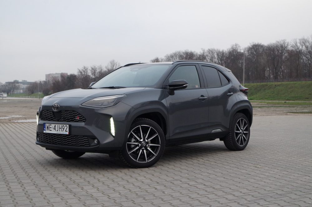 Toyota Yaris Cross 1.5 Hybrid Dynamic Force FWD 130 KM e-CVT GR SPORT A35