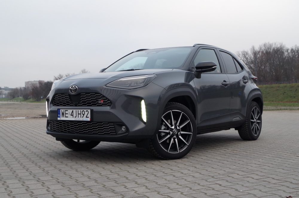 Toyota Yaris Cross 1.5 Hybrid Dynamic Force FWD 130 KM e-CVT GR SPORT A36