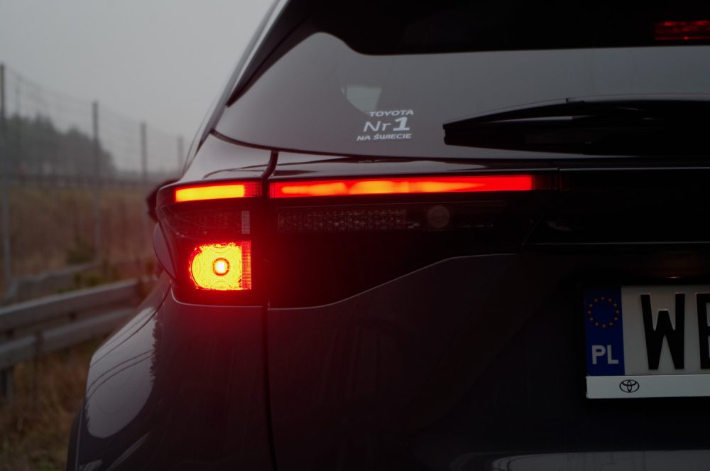 Toyota Yaris Cross 1.5 Hybrid Dynamic Force FWD 130 KM e-CVT GR SPORT A46