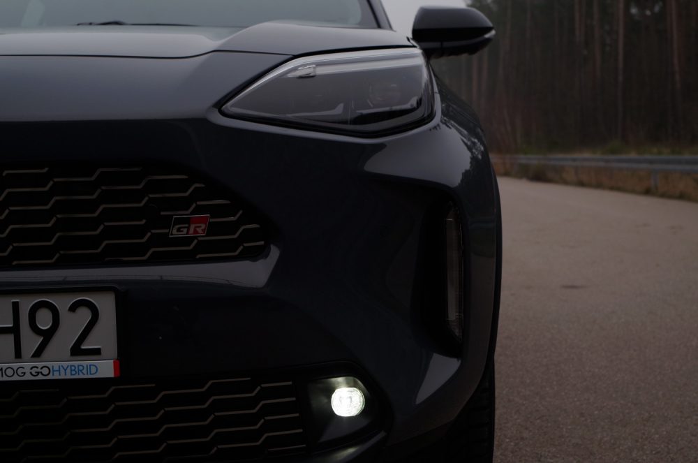 Toyota Yaris Cross 1.5 Hybrid Dynamic Force FWD 130 KM e-CVT GR SPORT A53